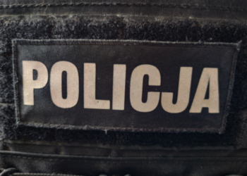 Dzielnicowi z Krynek zatrzymali kolejną osobę poszukiwaną przez wymiar sprawiedliwości.