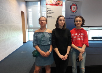 Kamila, Luiza i Klaudia z Gimnazjum nr 1 wśród finalistów konkursu  ,,Trzymaj formę”