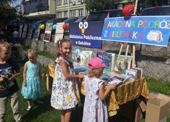 „Wakacyjne szaleństwo i bezpieczeństwo z biblioteką”