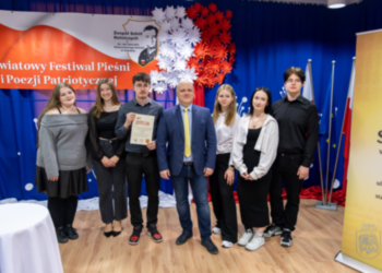 To była muzyczno-poetycka podróż przez dzieje Ojczyzny.