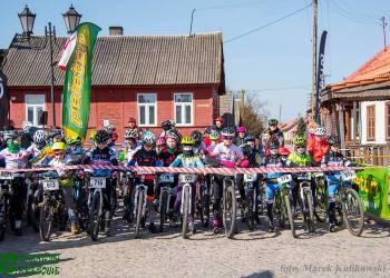 Zmagania kolarzy z Sokólskiego Klubu Kolarskiego w Tykocinie.