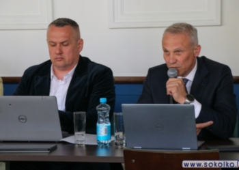 „Trzynaście dni burmistrzowania. Rok zawieszenia. I co – mamy dziękować?”