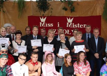 Dzień Nauczyciela czyli Miss i Mister Szkoły w ZSZ w Sokółce.