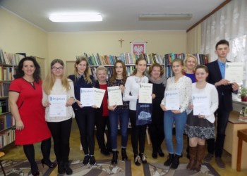 Uczennice sokólskiego LO laureatkami Konkursu Recytatorskiego "Poetycki listopad"