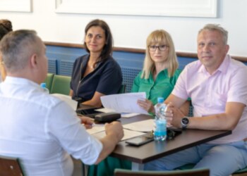 Mieszkańcy wsi Wierzchłowce nie będą mieli nowej drogi.