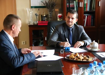 Podpisanie umowy na przebudowa drogi powiatowej Śniczany–Recewo