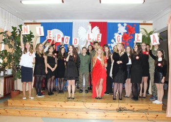 Święto Odzyskania Niepodległości w szkole w Kuźnicy