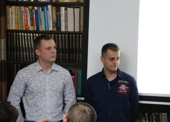 Spotkanie z Karolem Dziedziulem oraz Marcinem Pogorzelskim w Sokólskiej Bibliotece